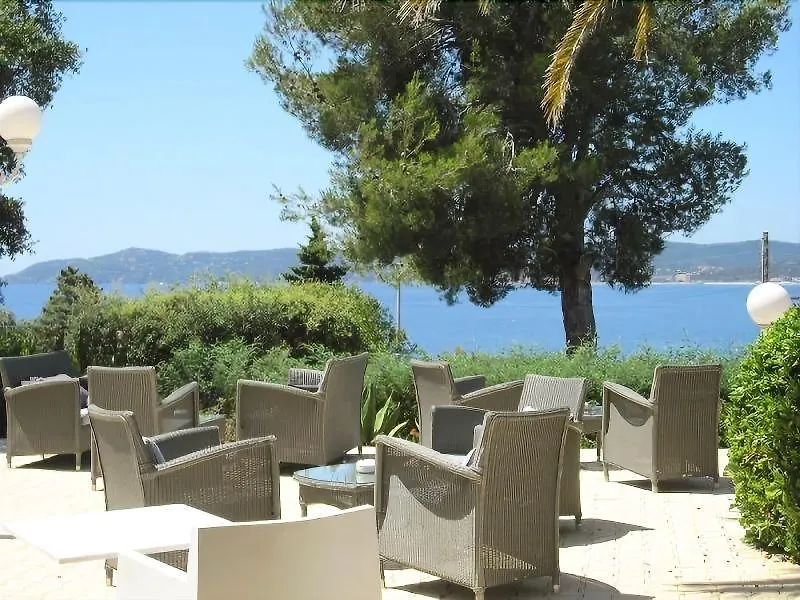 ***  83 Hotel Le Lavandou France