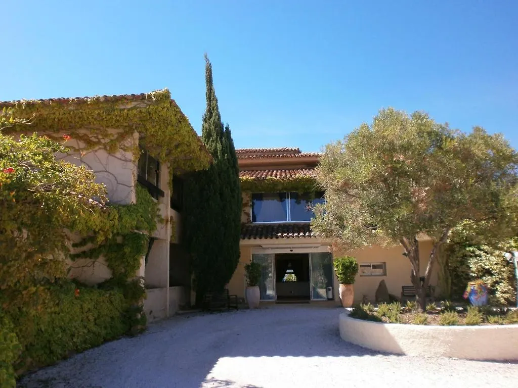 83 Hotel Le Lavandou
