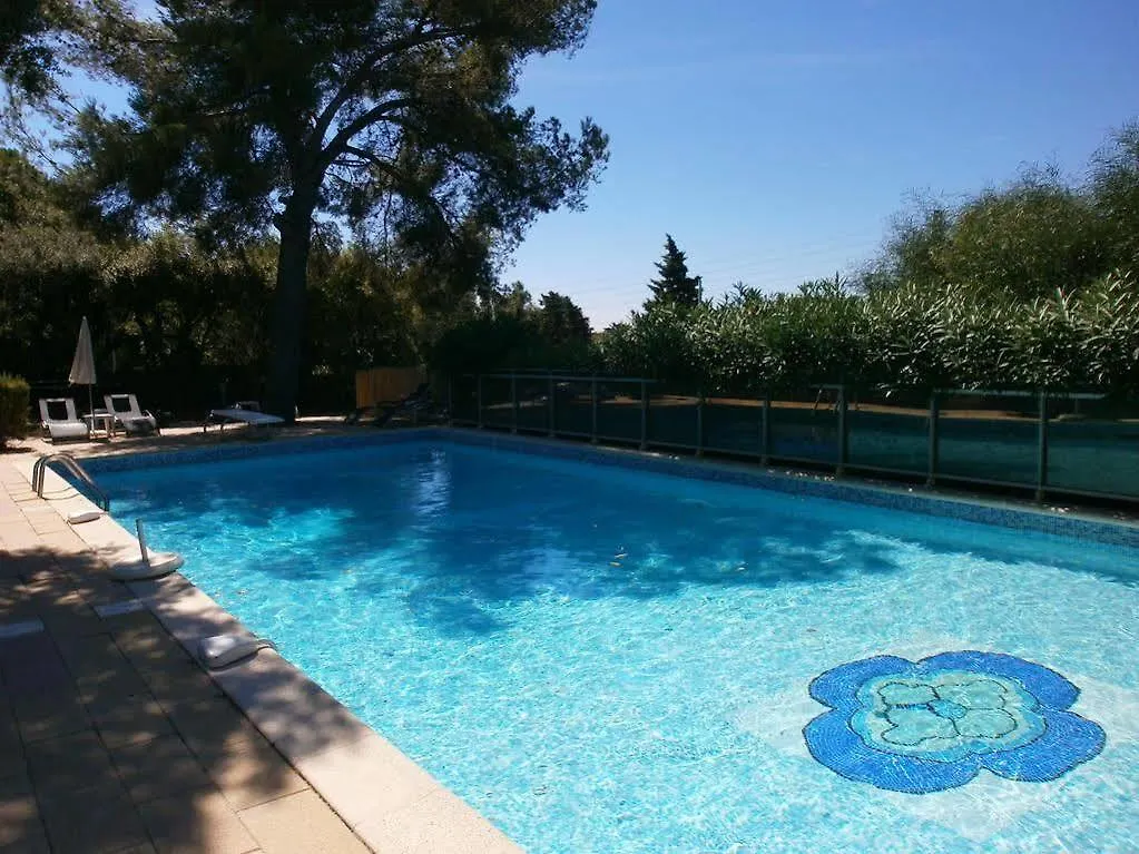 ***  83 Hotel Le Lavandou France